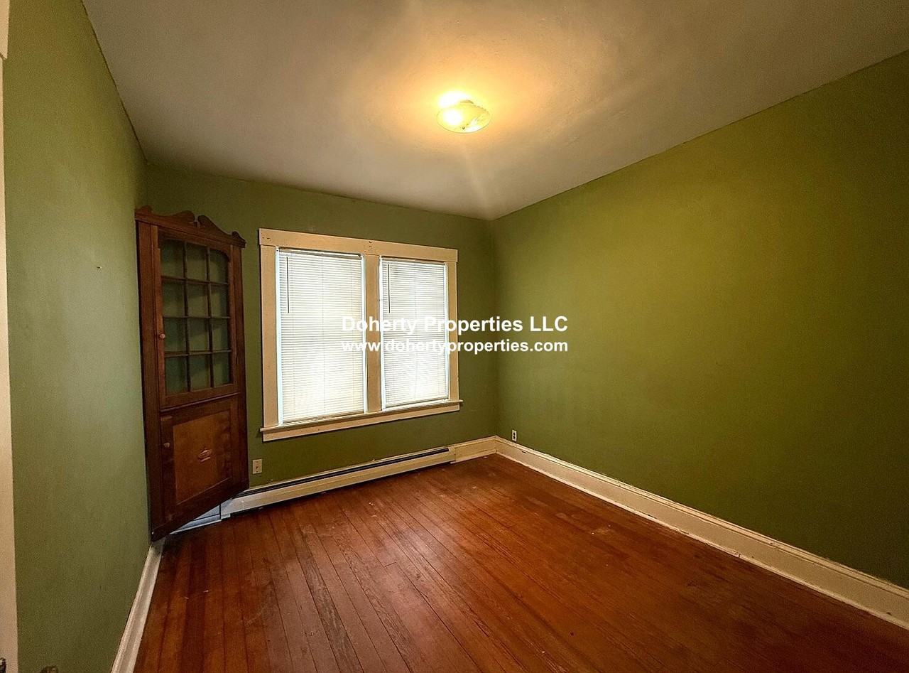 173 Princeton Blvd #1 - Photo 5 of 9