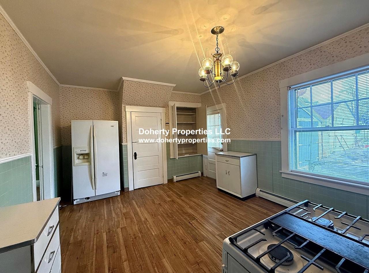 173 Princeton Blvd #1 - Photo 6 of 9