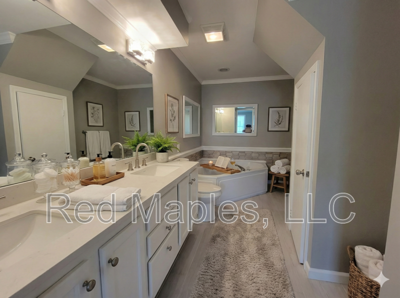 332 Villa Dr - Photo 5 of 11