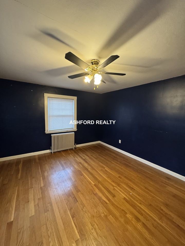 York St - Photo 2 of 9