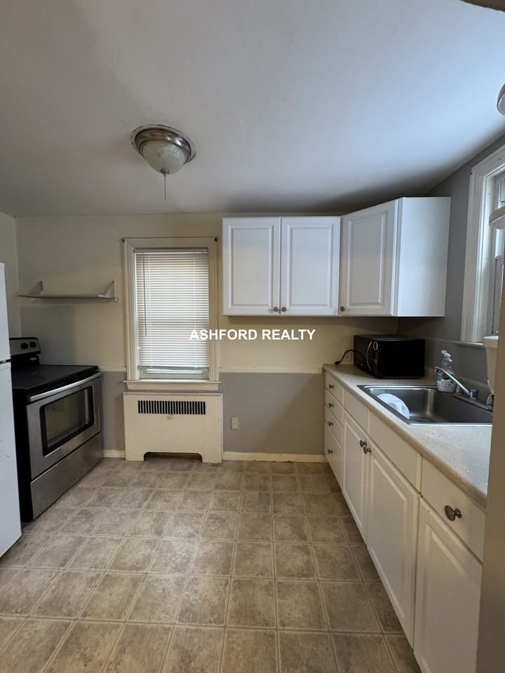 York St - Photo 6 of 9