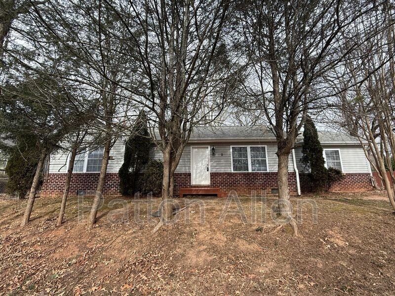 2 Jenny St - Photo 3 of 36