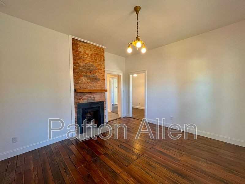 125 Burton St - Photo 5 of 36