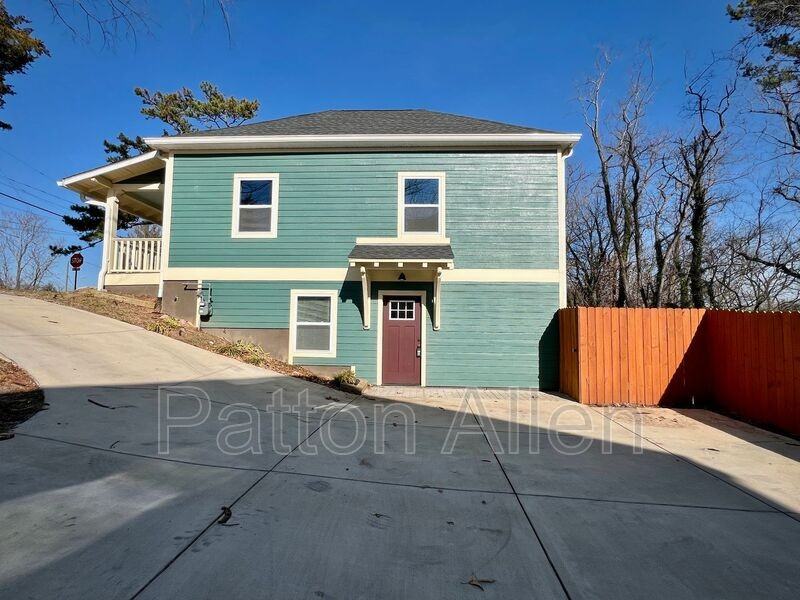 125 Burton St #001 - Photo 2 of 16