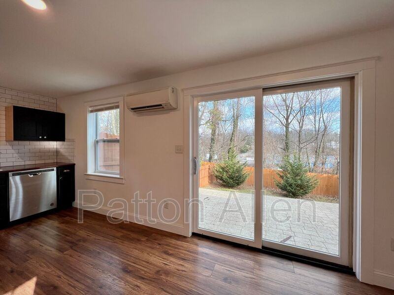 125 Burton St #001 - Photo 4 of 16