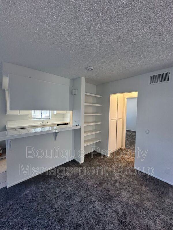 2699 N Canal St - Photo 3 of 6