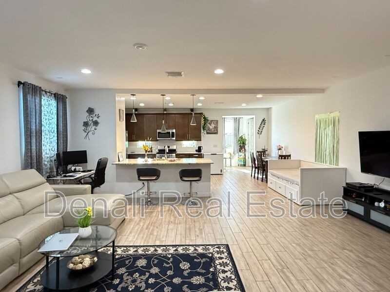 127 E Gemini Pl - Photo 4 of 27