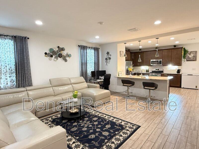 127 E Gemini Pl - Photo 5 of 27