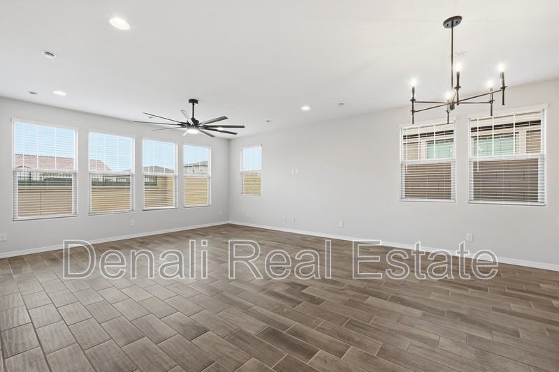 932 W Macaw Dr - Photo 7 of 44