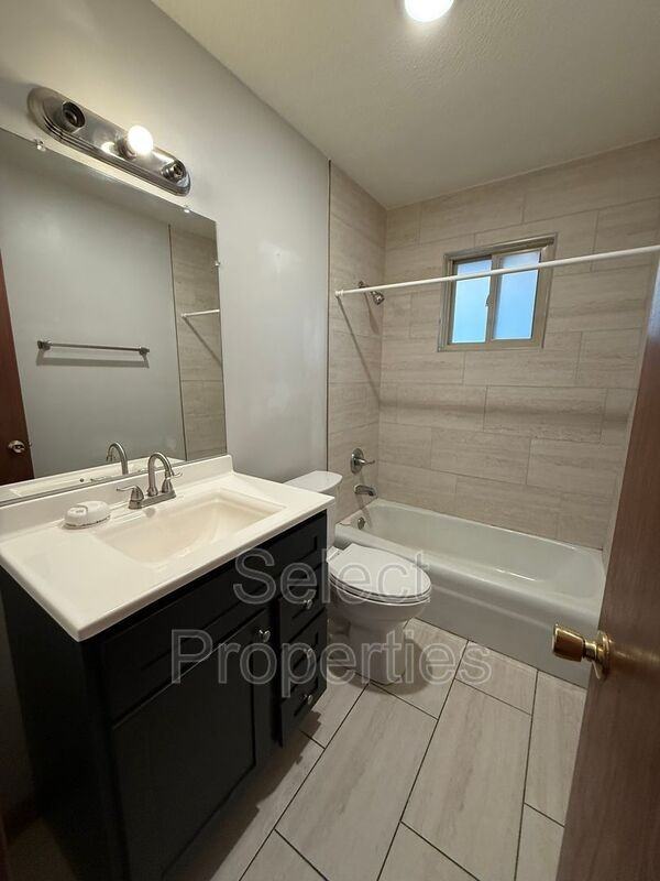 819 W Matthews Ave #4 - Photo 6 of 7