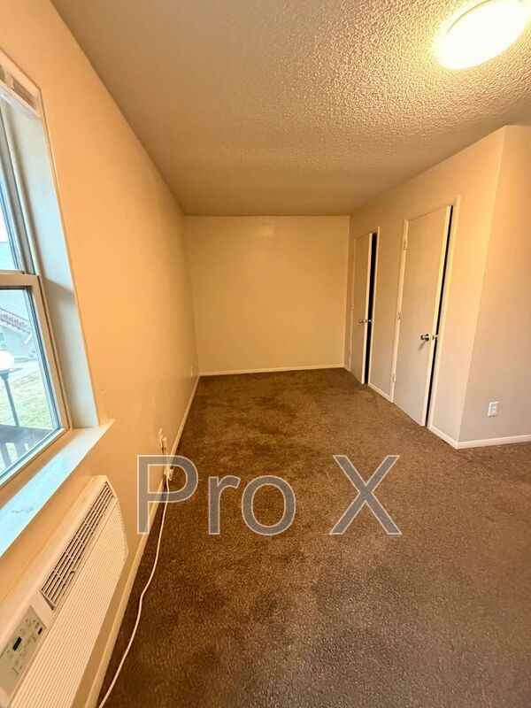 924 Goetz Blvd #14 - Photo 7 of 18