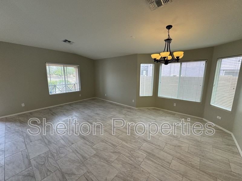 16725 W Washington St - Photo 3 of 11