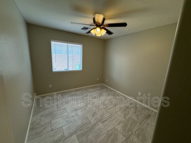 16725 W Washington St - Photo 6 of 11