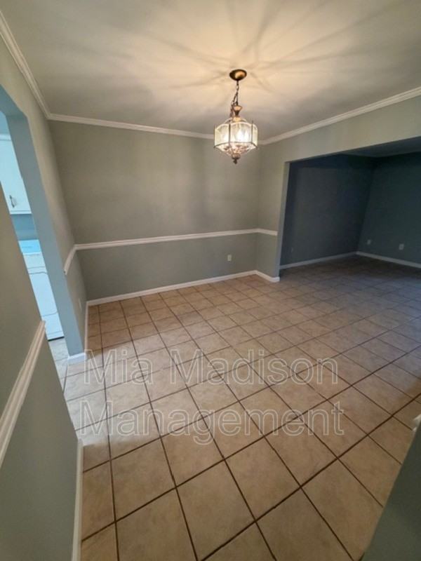 527 Tibet Ave #3 - Photo 5 of 20