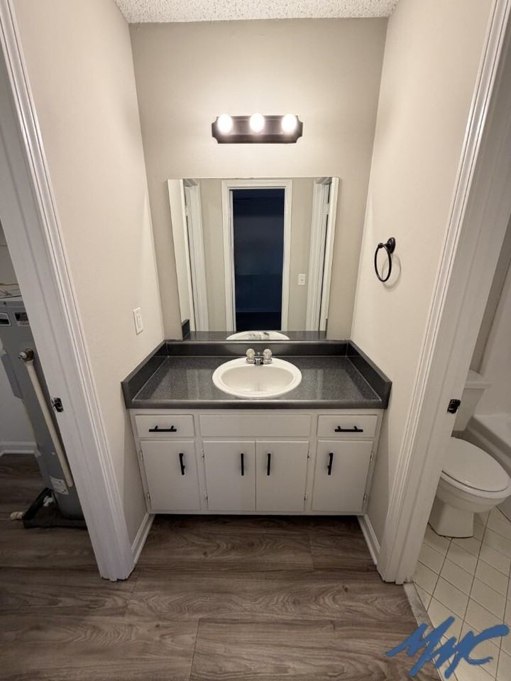 1434 E Main St #2 - Photo 4 of 12