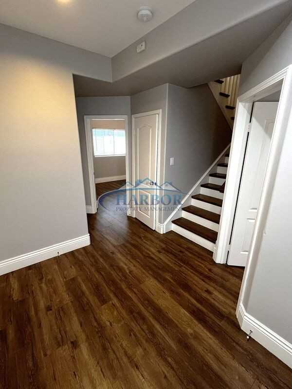 2405 Vanderbilt Ln #B1 - Photo 3 of 19