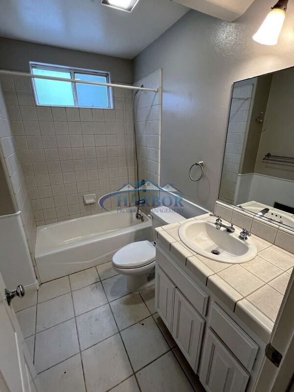 2405 Vanderbilt Ln #B1 - Photo 7 of 19