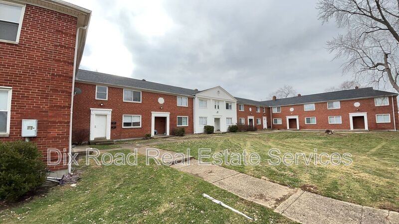 1519 S Smithville Rd #3 - Photo 3 of 23