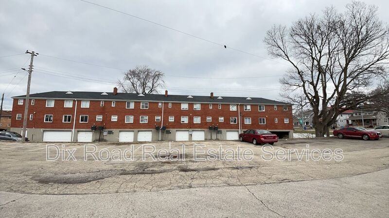 1519 S Smithville Rd #3 - Photo 4 of 23