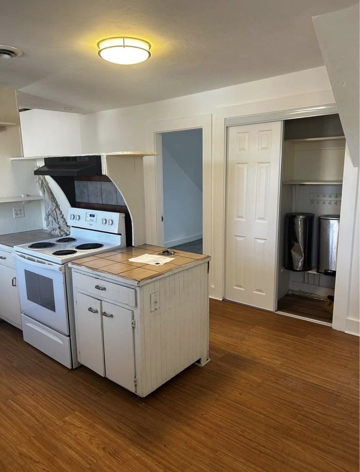 217 Pleasant St #3 - Photo 5 of 9