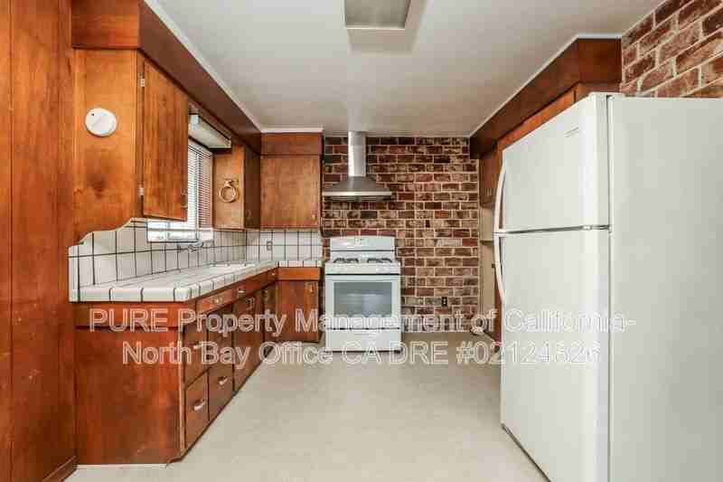 420 Carrillo St #420A - Photo 5 of 17