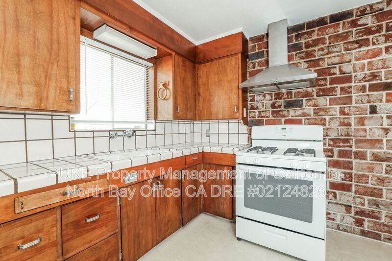 420 Carrillo St #420A - Photo 6 of 17