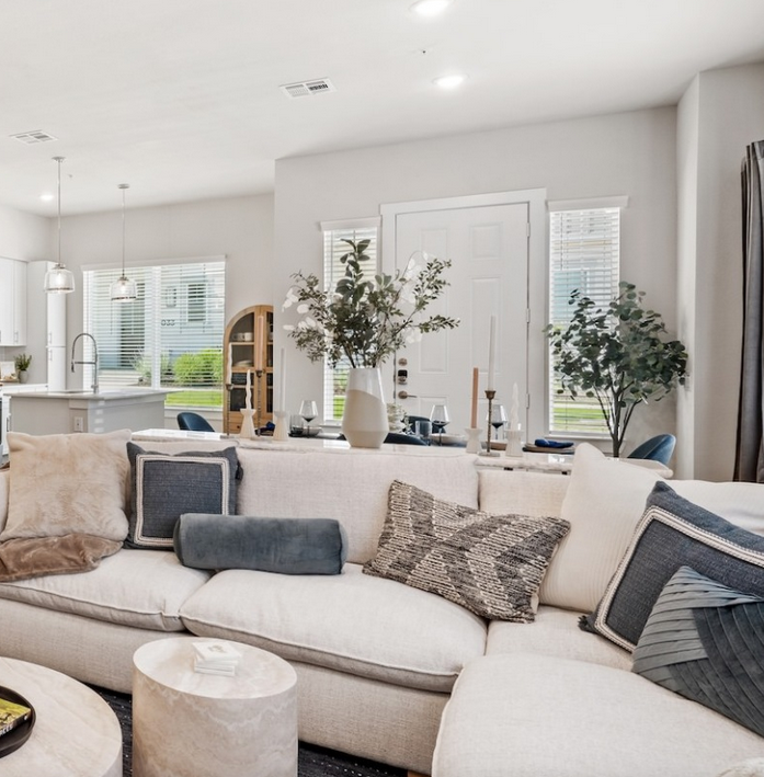 2600 North Lake Forest Drive