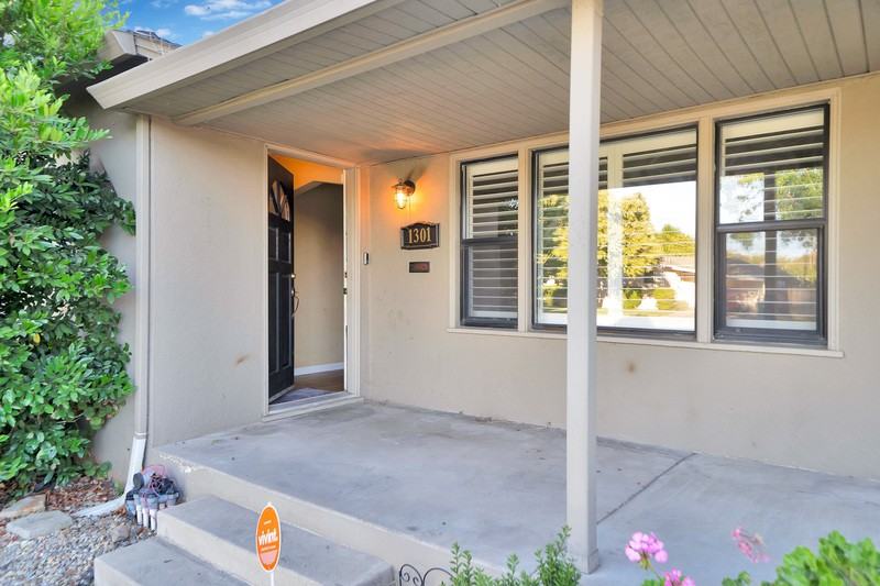 1301 S Lee Ave - Photo 5 of 33