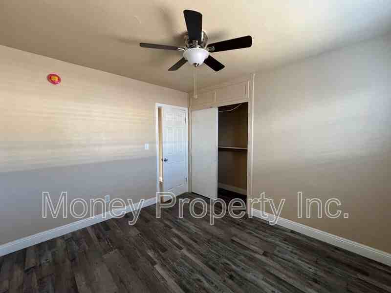 1011 12th St - Photo 5 of 40