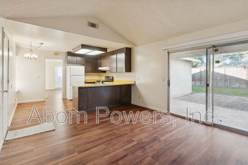 7025 Catamaran Dr - Photo 5 of 24