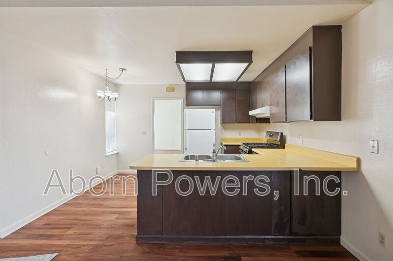 7025 Catamaran Dr - Photo 6 of 24