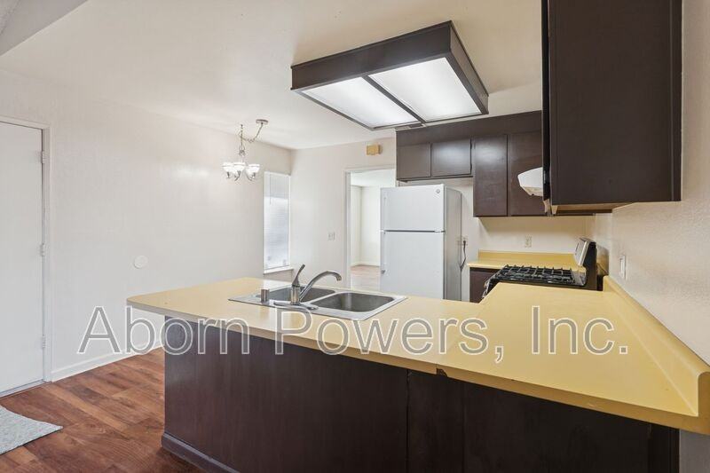 7025 Catamaran Dr - Photo 7 of 24