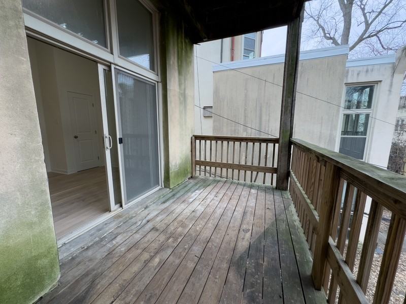 2011 Green St - Photo 3 of 18