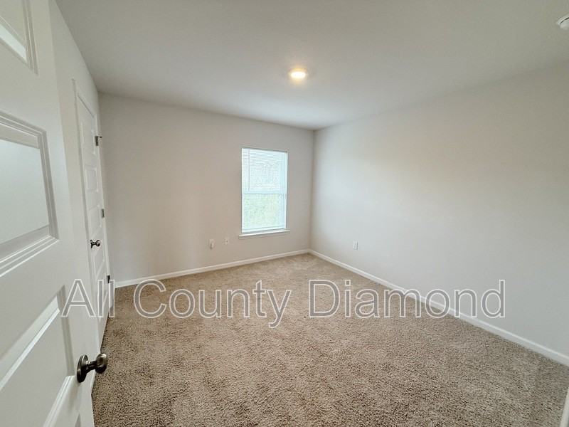 7245 Ellie B Dr - Photo 3 of 45