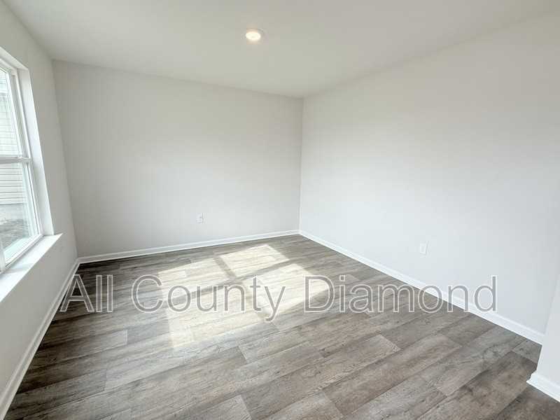 7245 Ellie B Dr - Photo 4 of 45