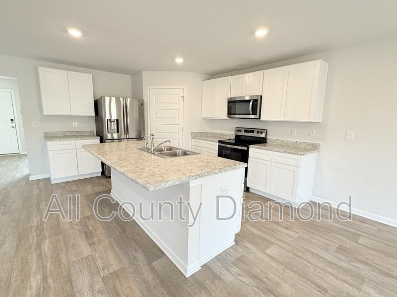 7245 Ellie B Dr - Photo 6 of 45