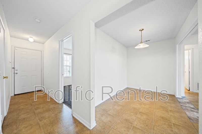 3211 Tom Lockett Dr - Photo 5 of 29