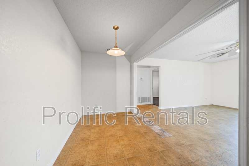 3211 Tom Lockett Dr - Photo 6 of 29