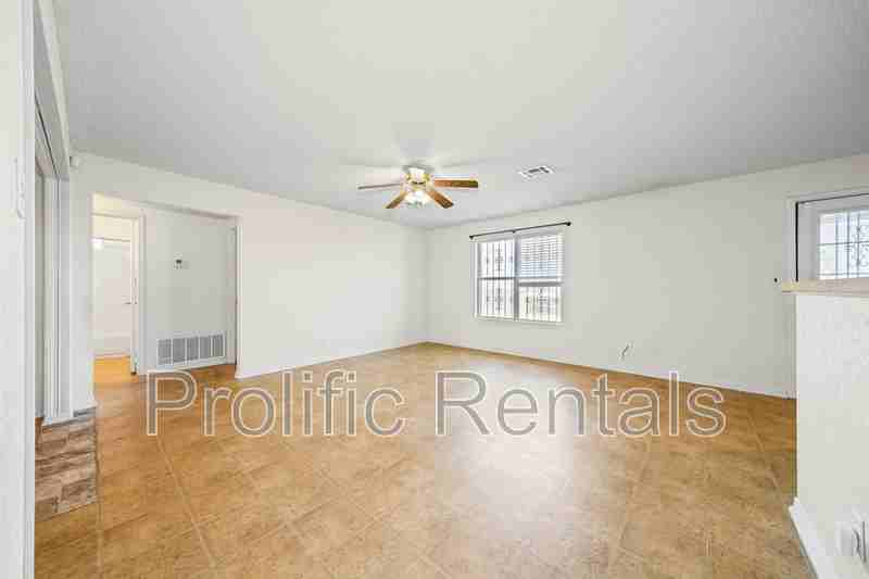 3211 Tom Lockett Dr - Photo 7 of 29