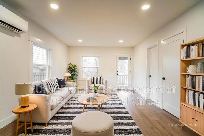 814 Ne 67th Ave - Photo 3 of 19