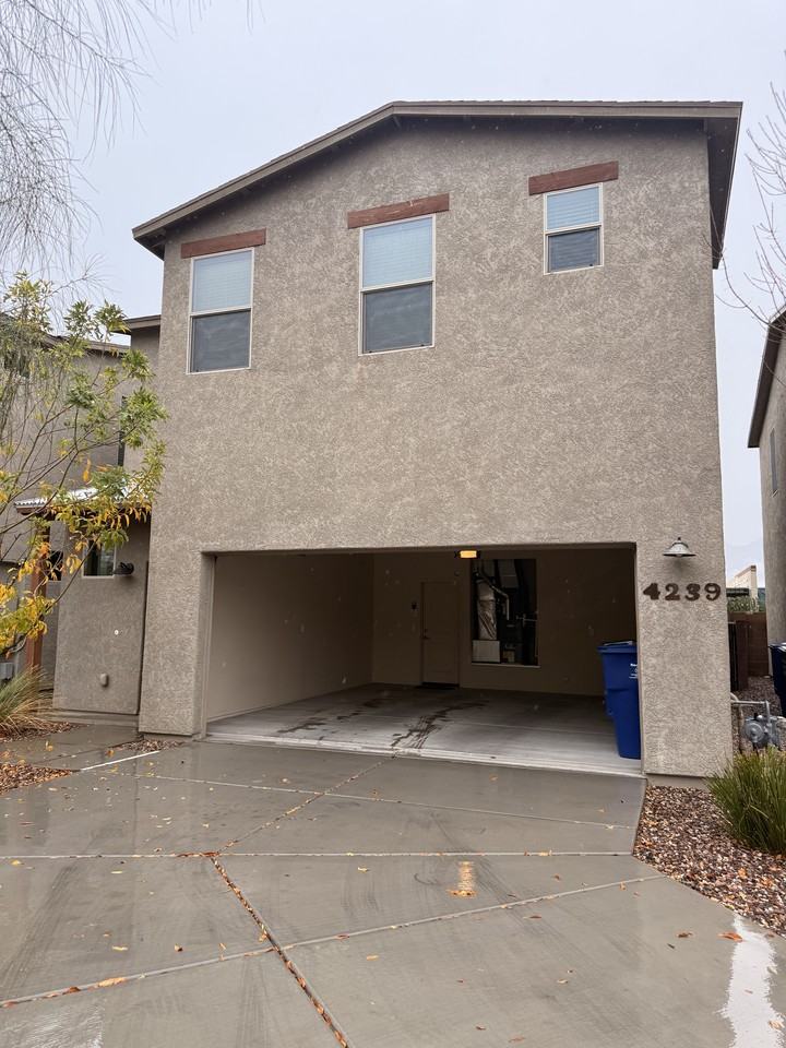 4239 E Columbus Park Pl #1 - Photo 3 of 26