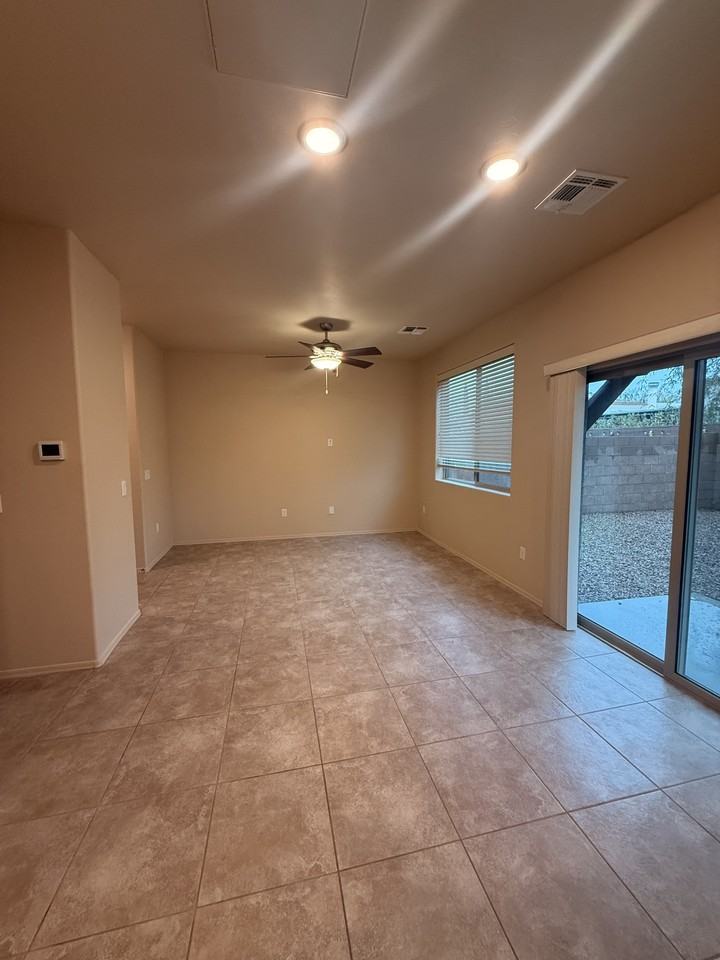 4239 E Columbus Park Pl #1 - Photo 5 of 26