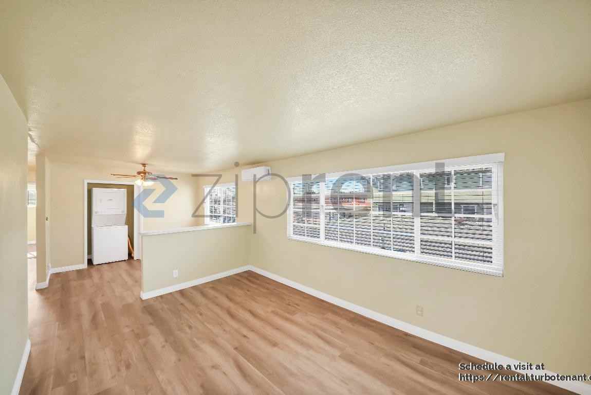 9226 Palm St #D - Photo 2 of 13