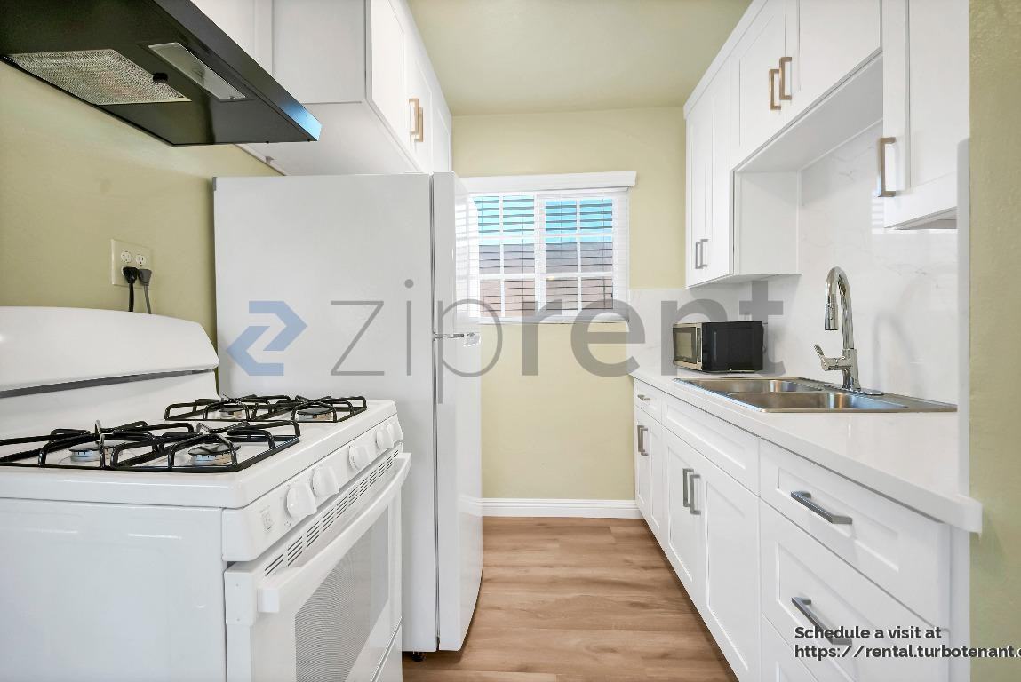 9226 Palm St #D - Photo 7 of 13