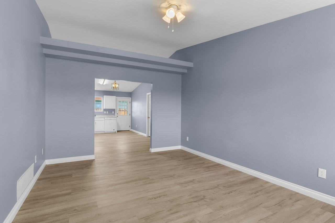 92 Georgia Ln - Photo 3 of 11