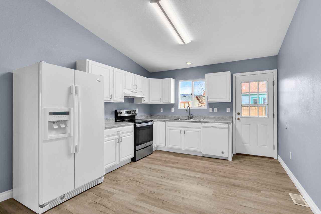 92 Georgia Ln - Photo 5 of 11