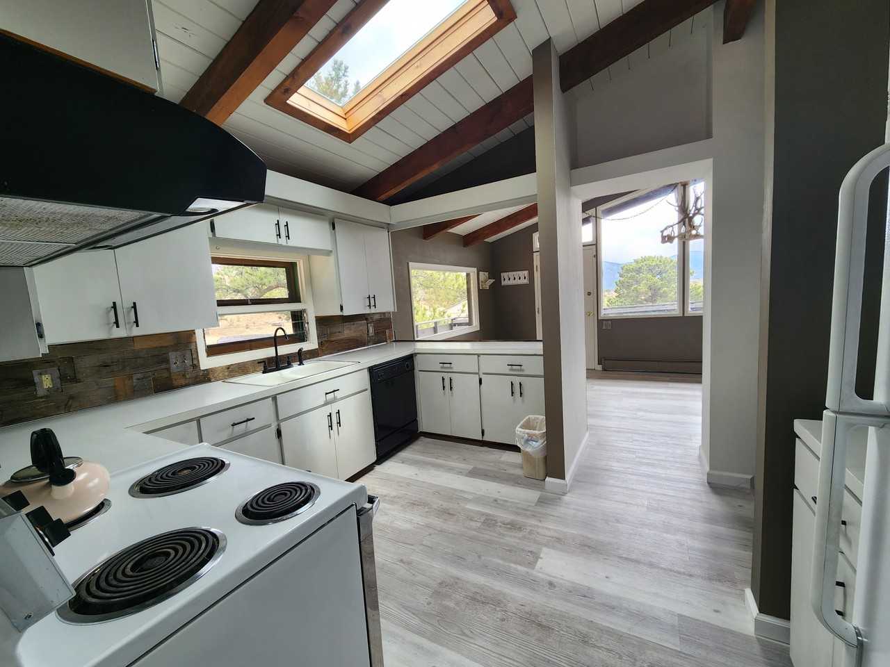 2090 Marys Lake Rd - Photo 6 of 30