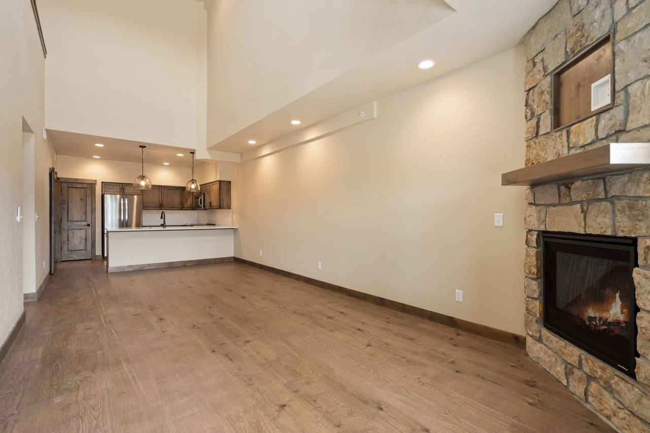 1701 Continental Peaks Cir - Photo 4 of 16