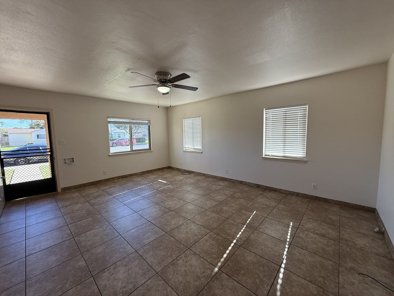 223 N D St - Photo 3 of 20