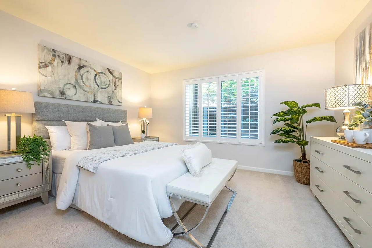 3335 La Mesa Dr - Photo 5 of 13